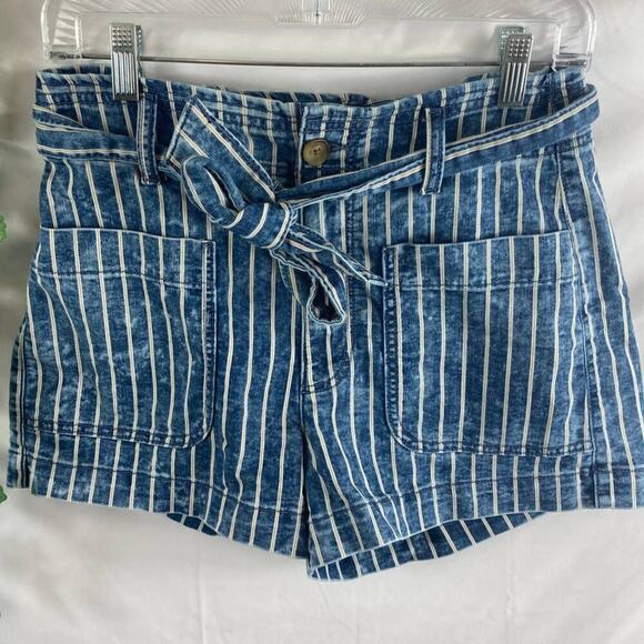 American Eagle Outfitters Pants - American Eagle High Waist Paperbag Striped Shorts 6